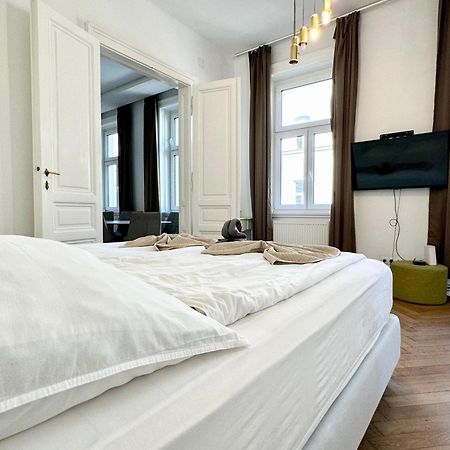 Premium Apartment Located At The Famous Vienna Kutschkermarkt Luaran gambar
