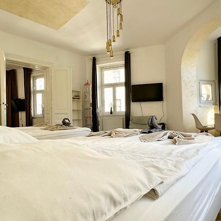 Premium Apartment Located At The Famous Vienna Kutschkermarkt Luaran gambar