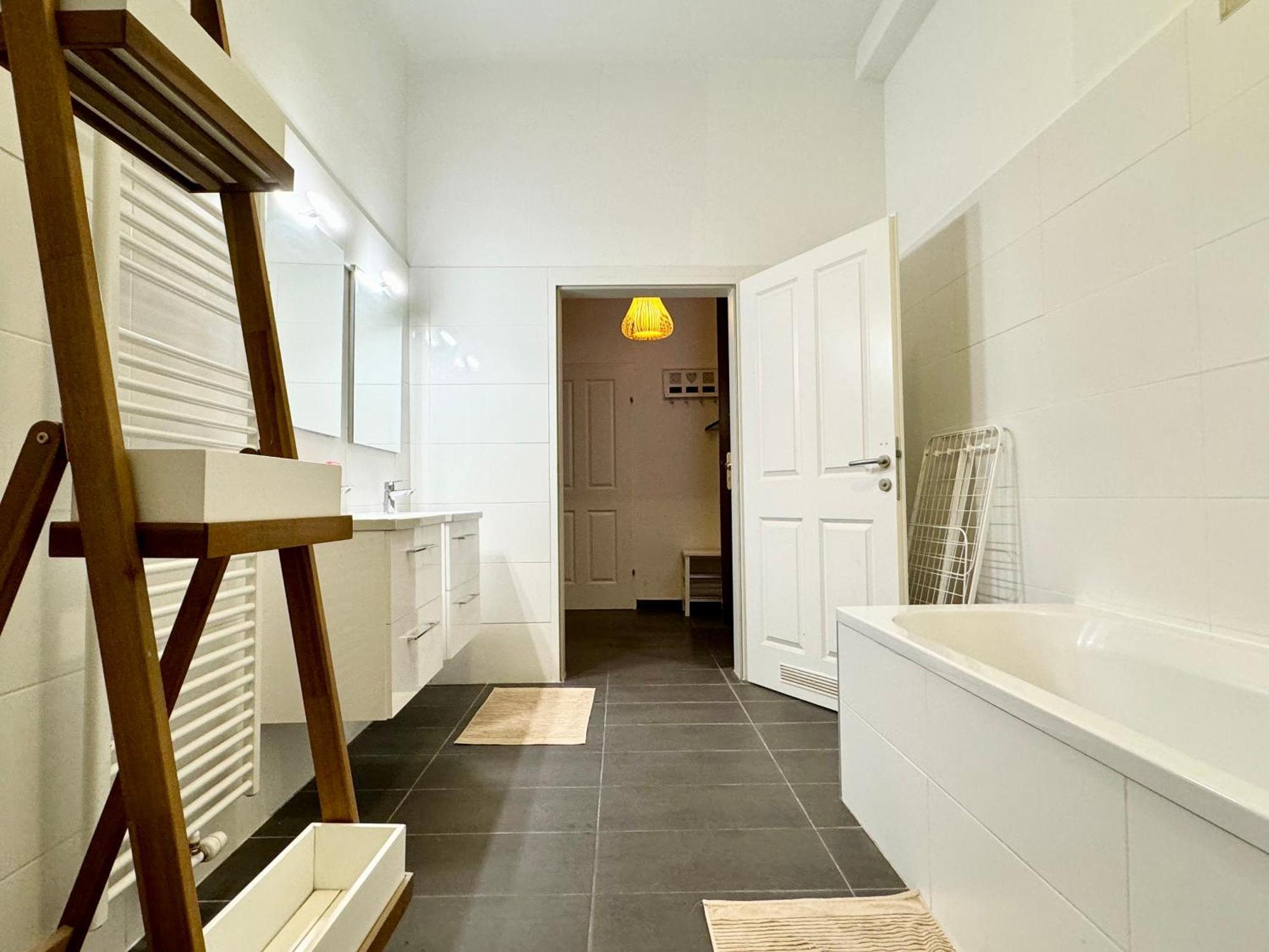 Premium Apartment Located At The Famous Vienna Kutschkermarkt Luaran gambar