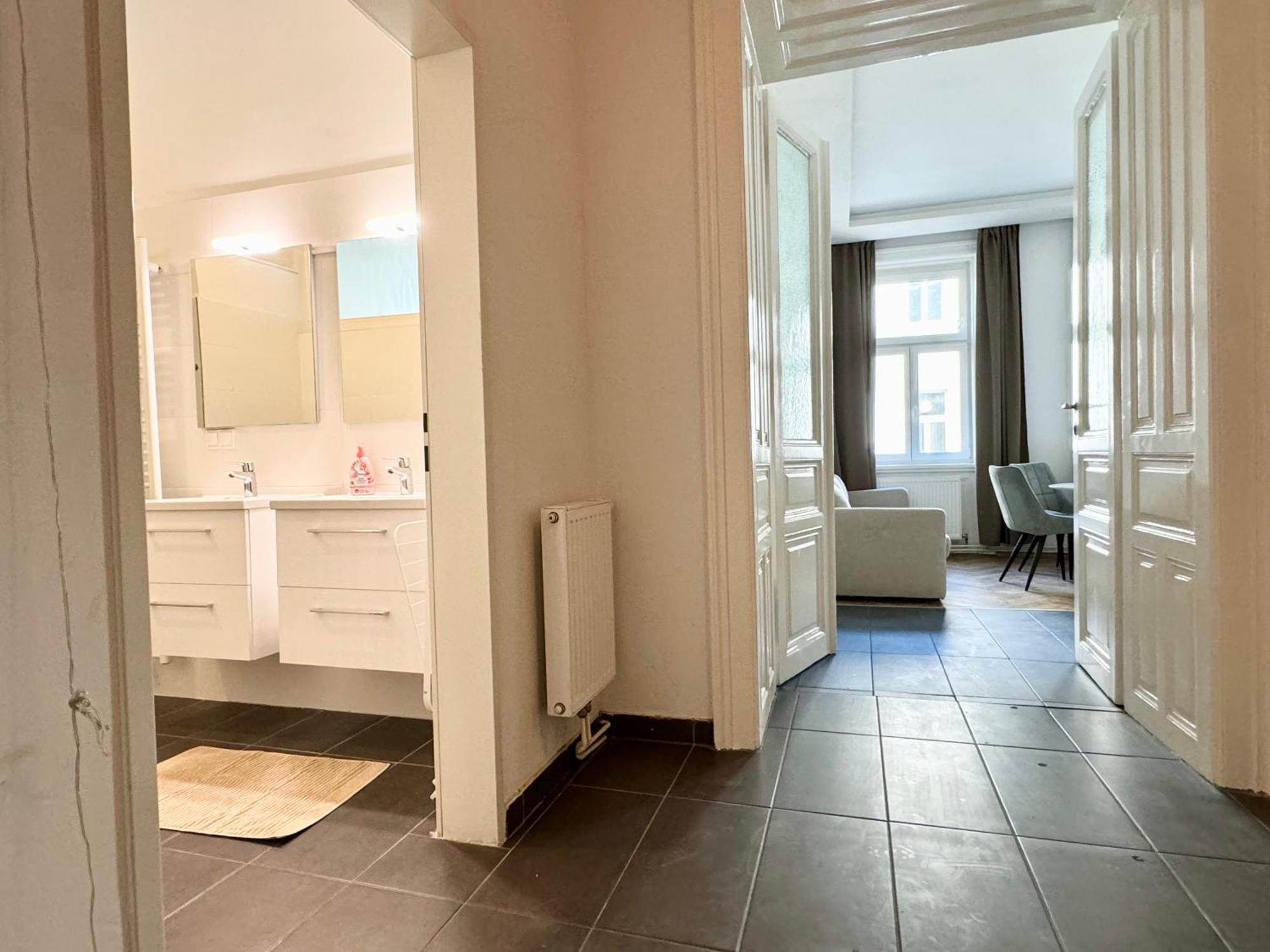 Premium Apartment Located At The Famous Vienna Kutschkermarkt Luaran gambar