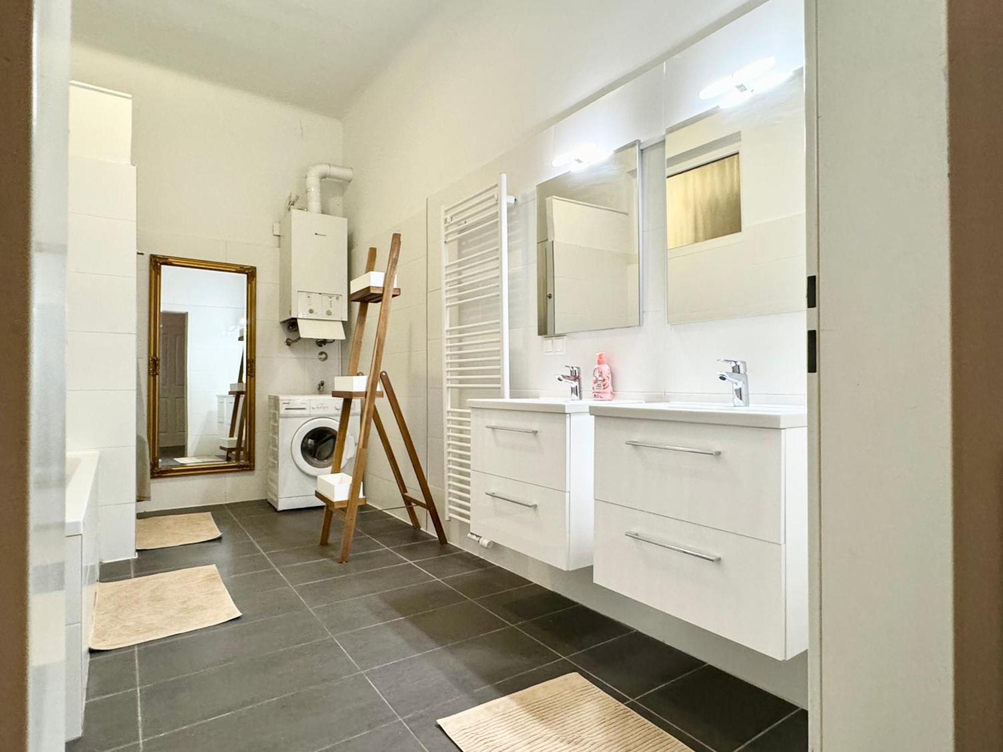 Premium Apartment Located At The Famous Vienna Kutschkermarkt Luaran gambar