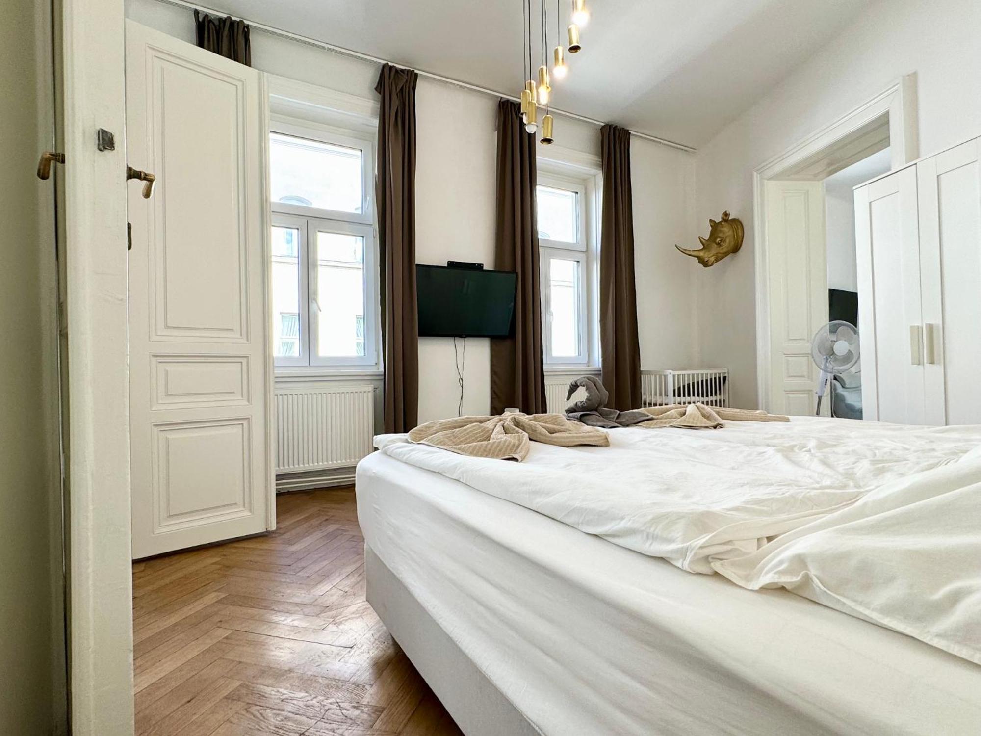 Premium Apartment Located At The Famous Vienna Kutschkermarkt Luaran gambar