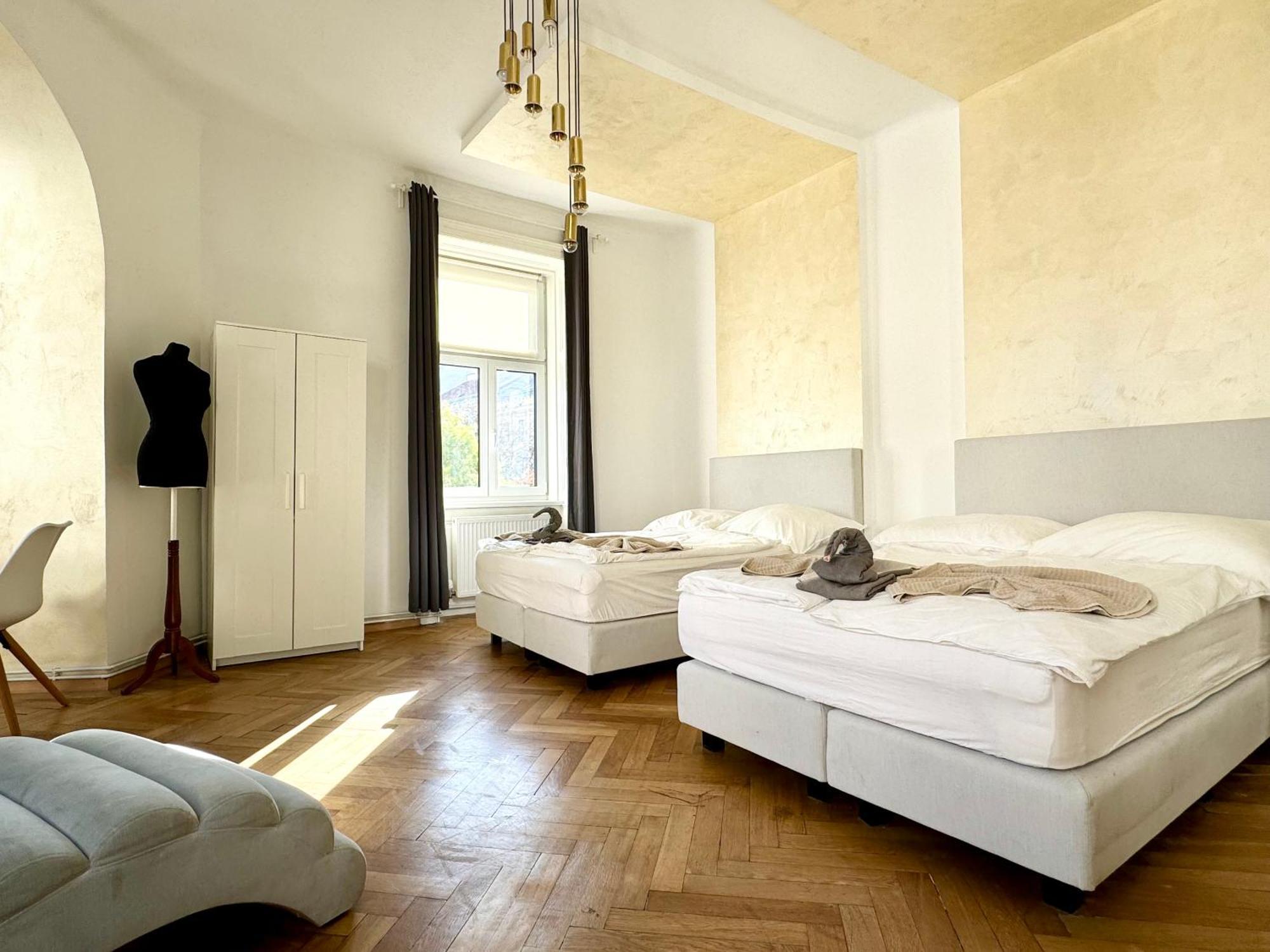 Premium Apartment Located At The Famous Vienna Kutschkermarkt Luaran gambar